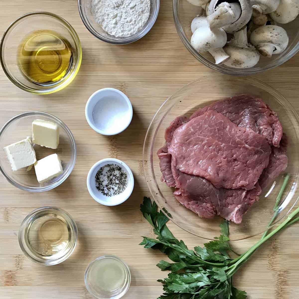 Ingredients required to make a scaloppini of veal.