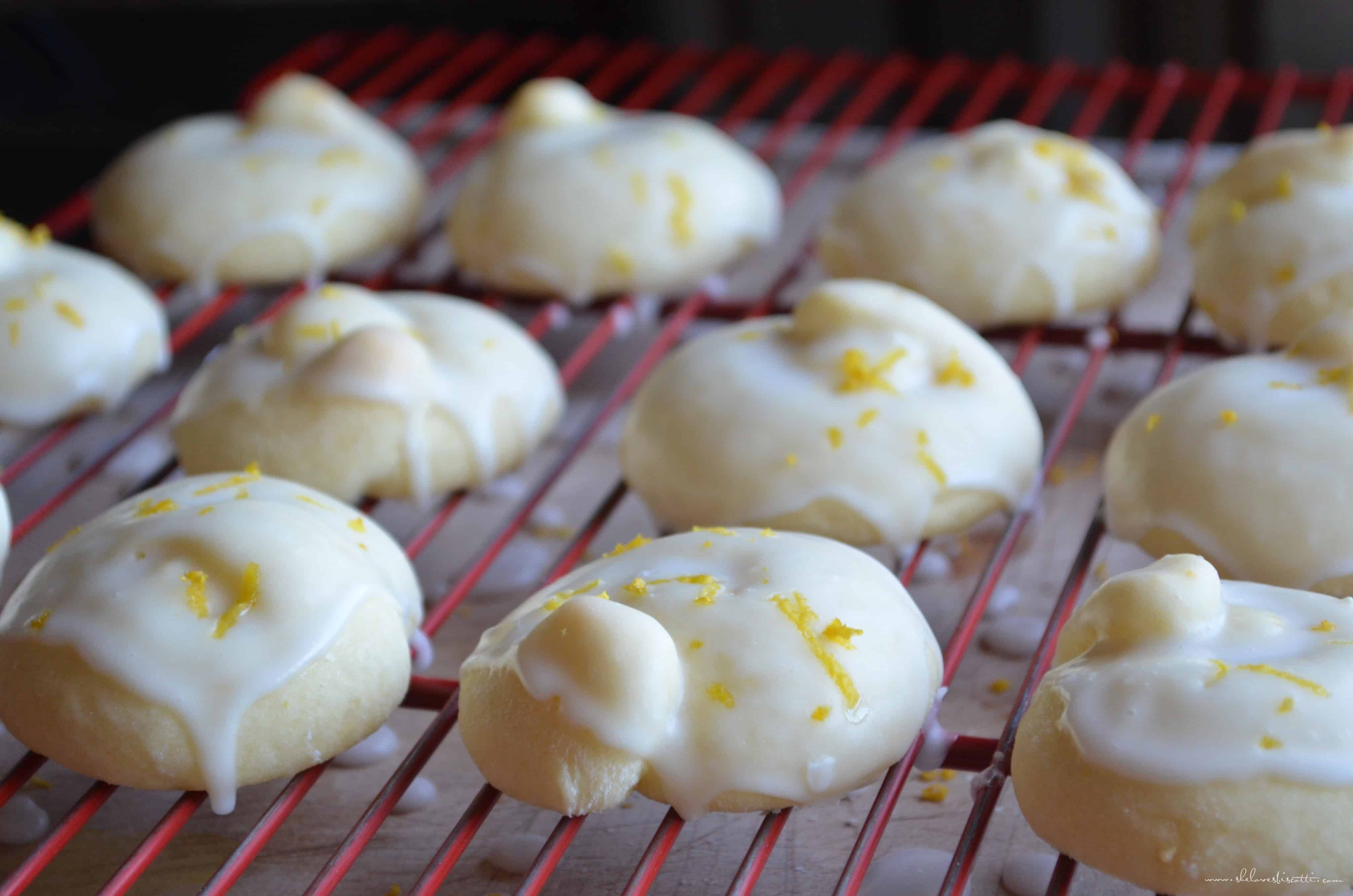 Italian Lemon Knot Cookies Tarallucci She Loves Biscotti