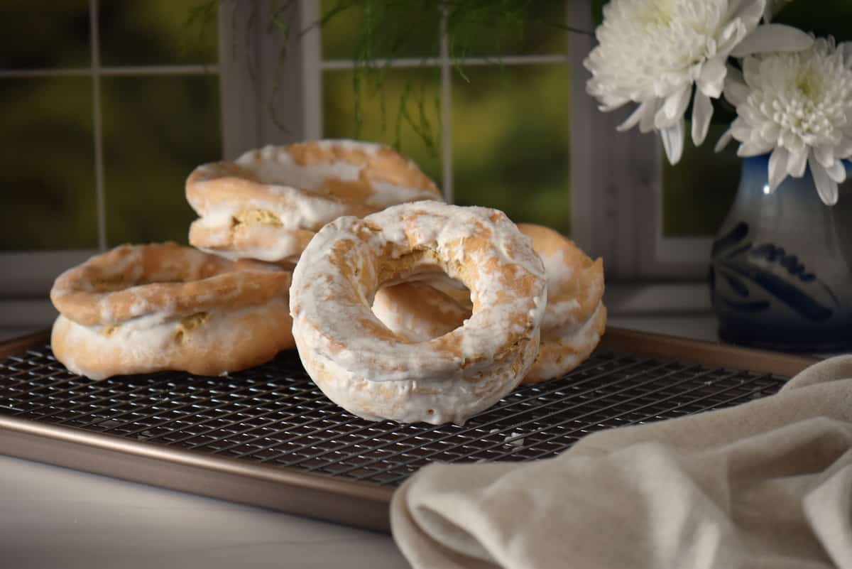 Glazed taralli on a rack.