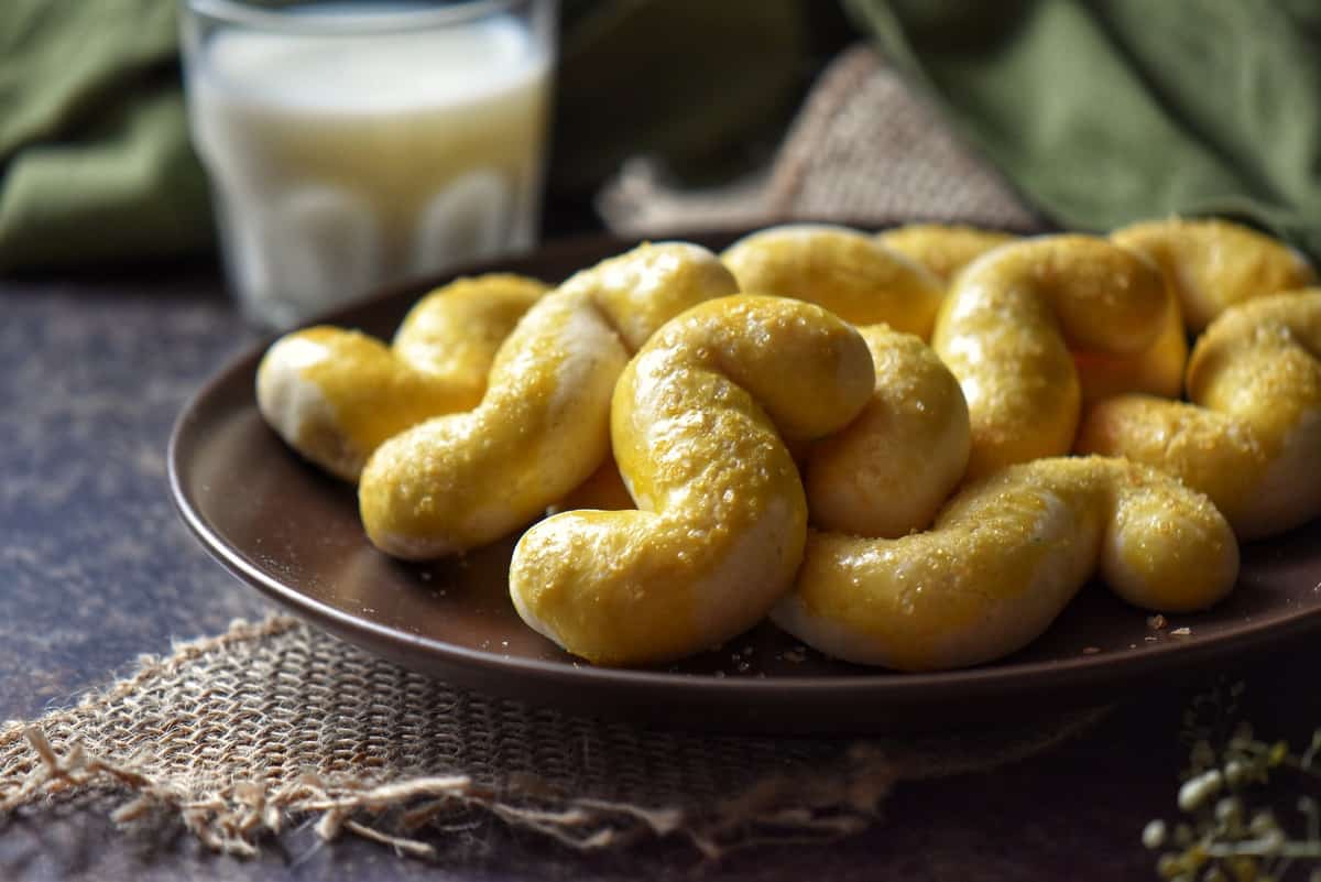 Italian breakfast cookies on a plate. 