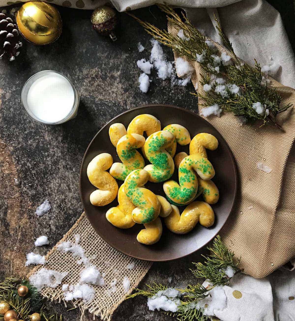 An overhead shot of Italian Christmas cookies.