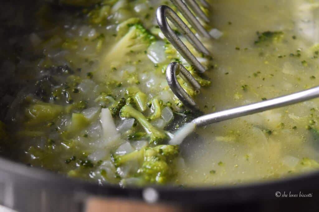 Best Chunky Creamy Broccoli Soup