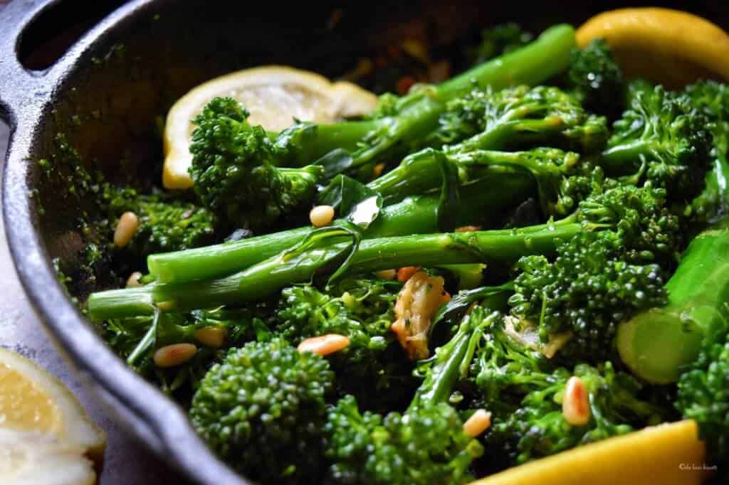 Easy Garlicky Sauteed Broccolini