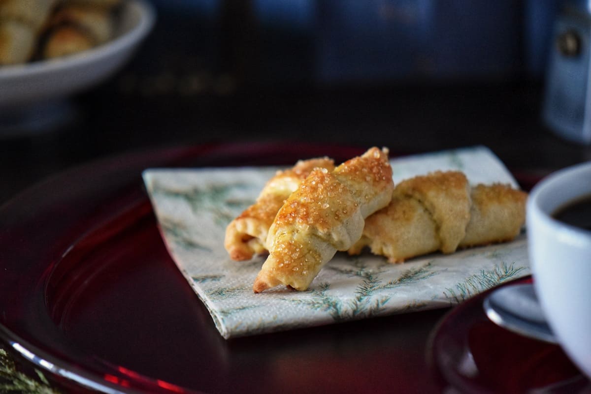 Nutella croissant cookies on a red platter.