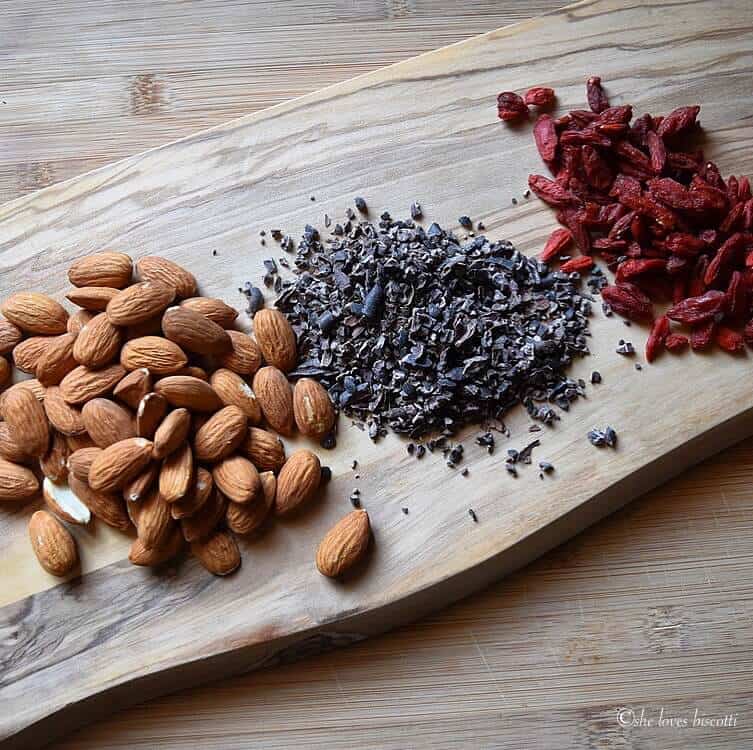 Almonds, Cacao nibs and Goji Berries in their natural state.