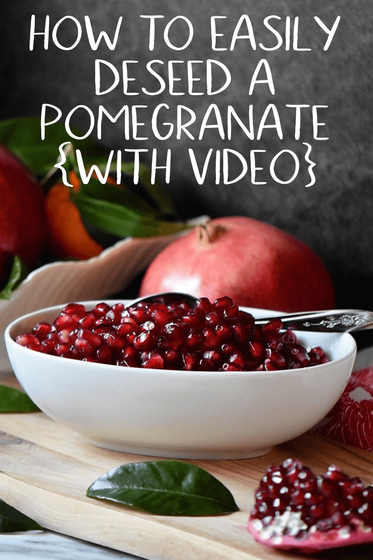How to Easily Remove Pomegranate Seeds || how to deseed a pomegranate || video on how to deseed a pomegranate #howto #fallfood #pomegranate #pomegranate #how to deseed video