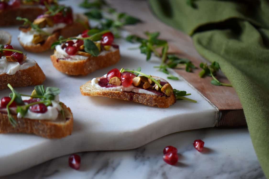 The crostini recipe on a serving platter.