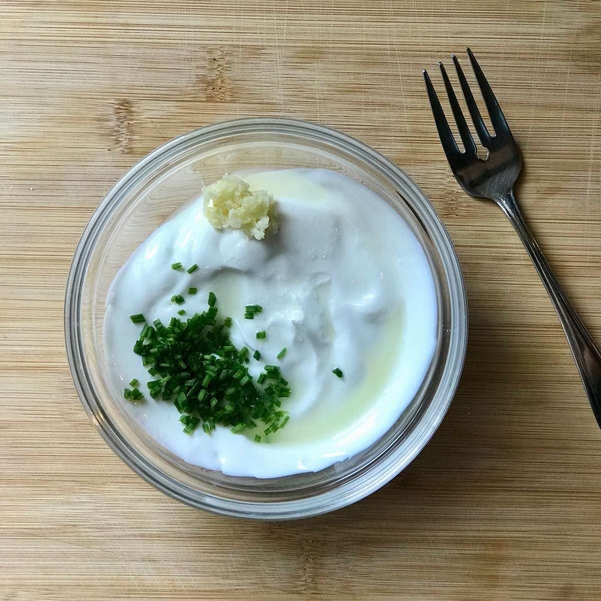 Garlic Yogurt Sauce: Healthy and Fresh! - She Loves Biscotti