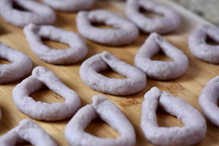 Ciambelline al vino have been shaped and are ready to be baked.