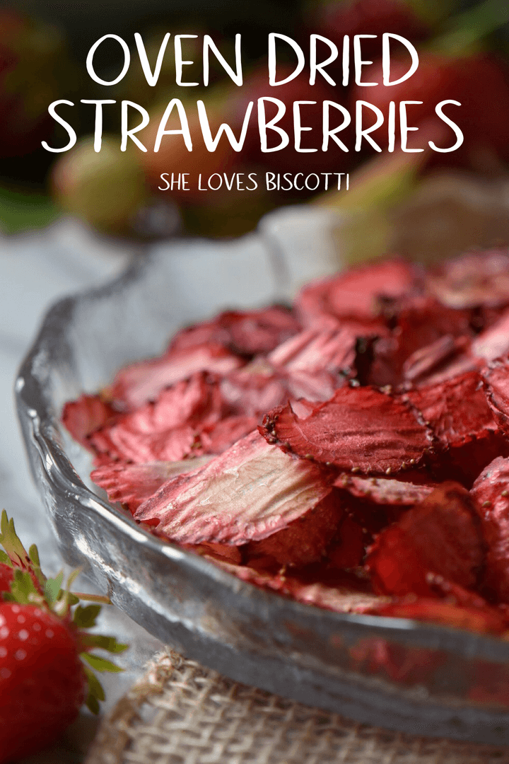 Have you ever wondered if you could make strawberry chips? Well, you can! All you need is an oven and some strawberries. #strawberrychips #diystrawberrychips #ovendriedstrawberries