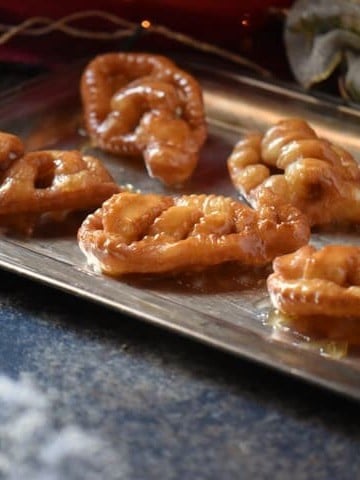 A festive looking platter of honey drenched Caragnoli.