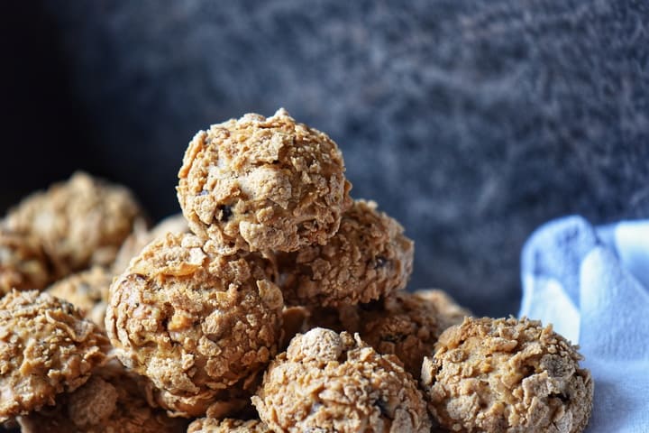 A stack of Oat Bran Cookies.