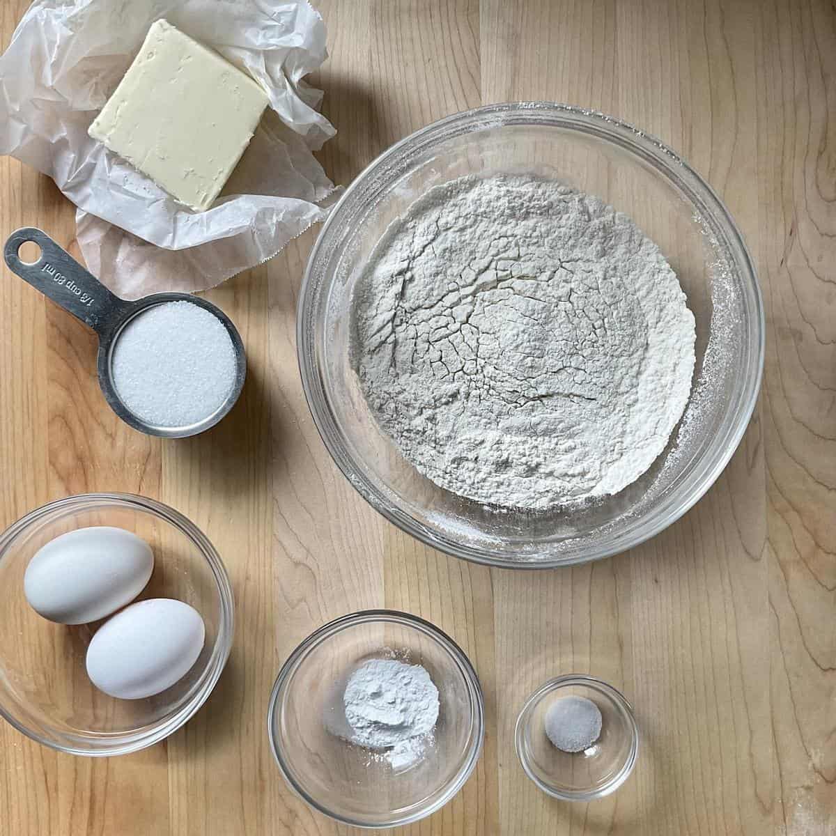 AN overhead photo of the ingredients used to make pasta frolla.