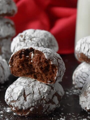 A stack of Italian chocolate cookies