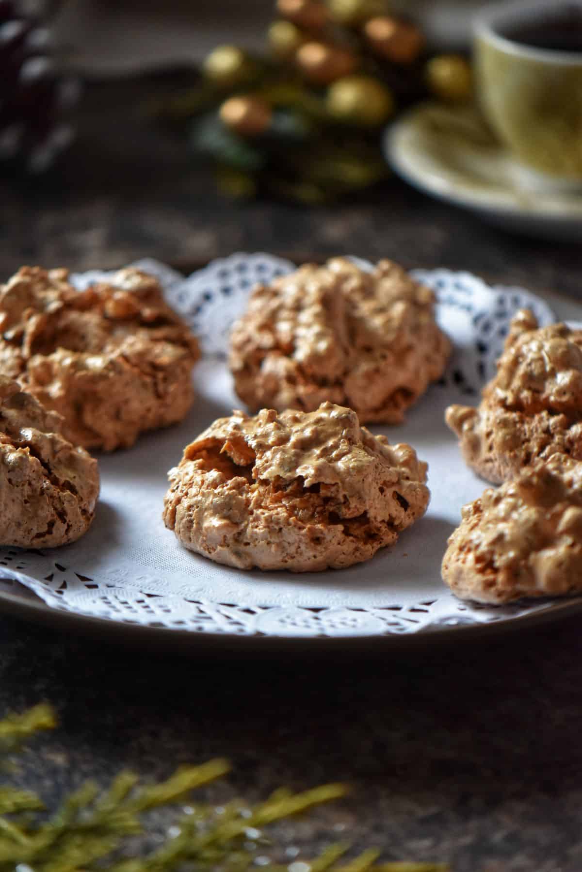 A crispy looking brutti ma buoni Italian cookie on a platter.