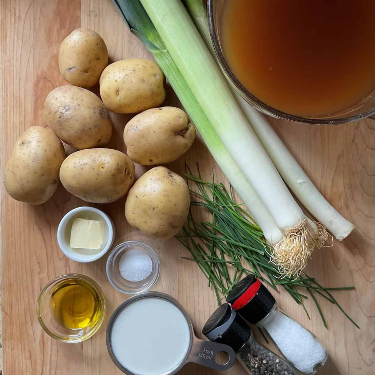 Ingredients to make potato leek soup.